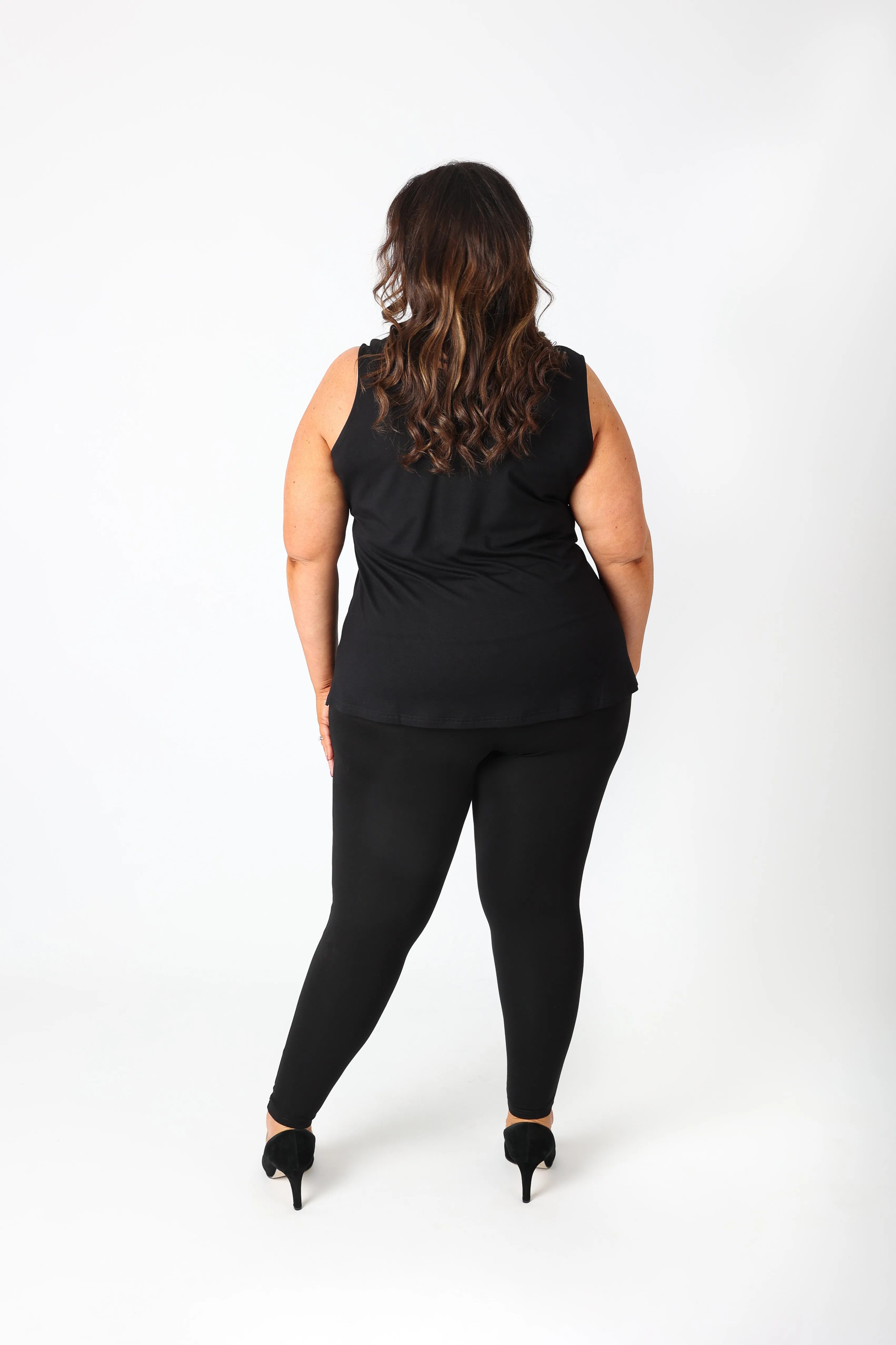 Mellomi Ava Lace Vest in Black