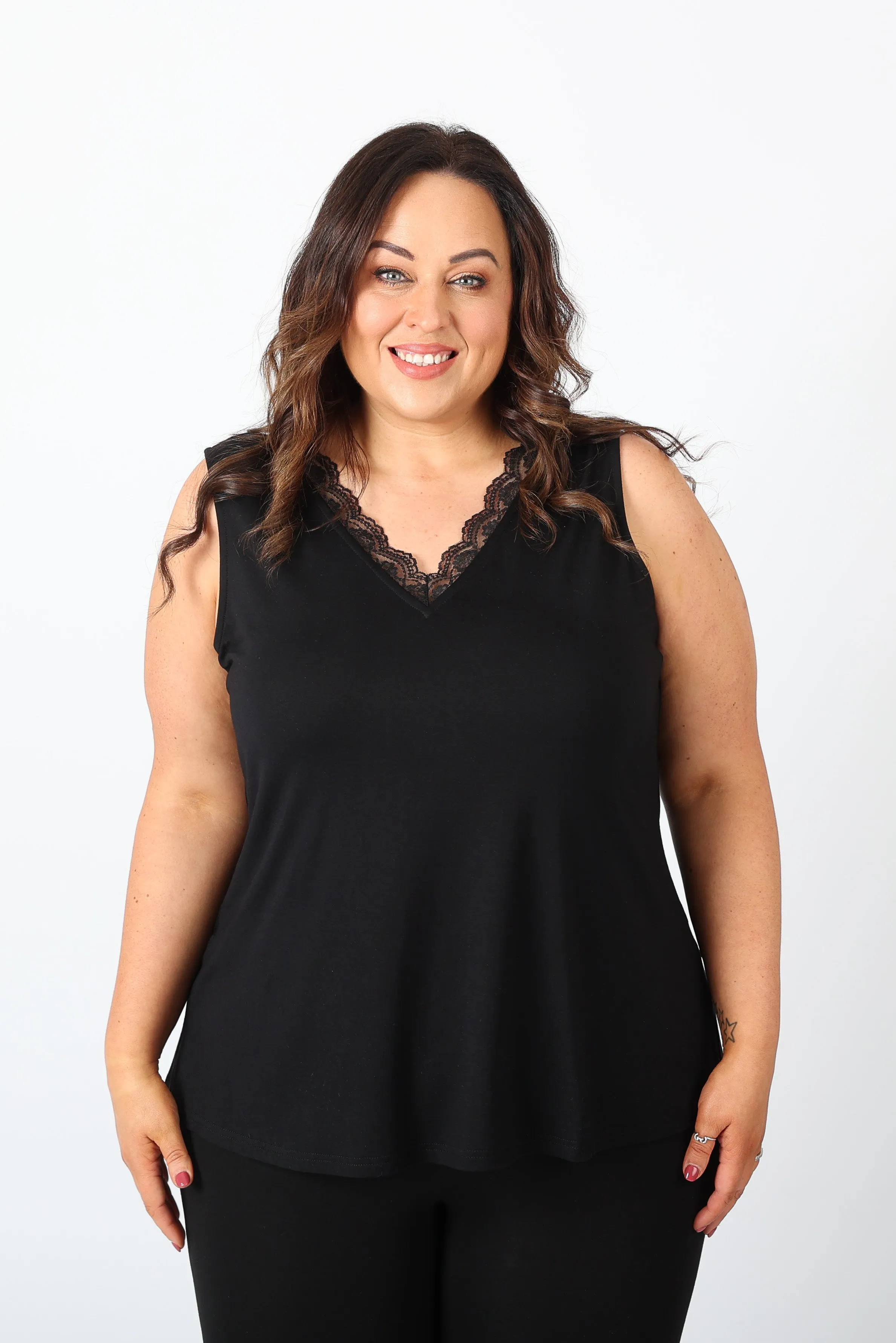 Mellomi Ava Lace Vest in Black