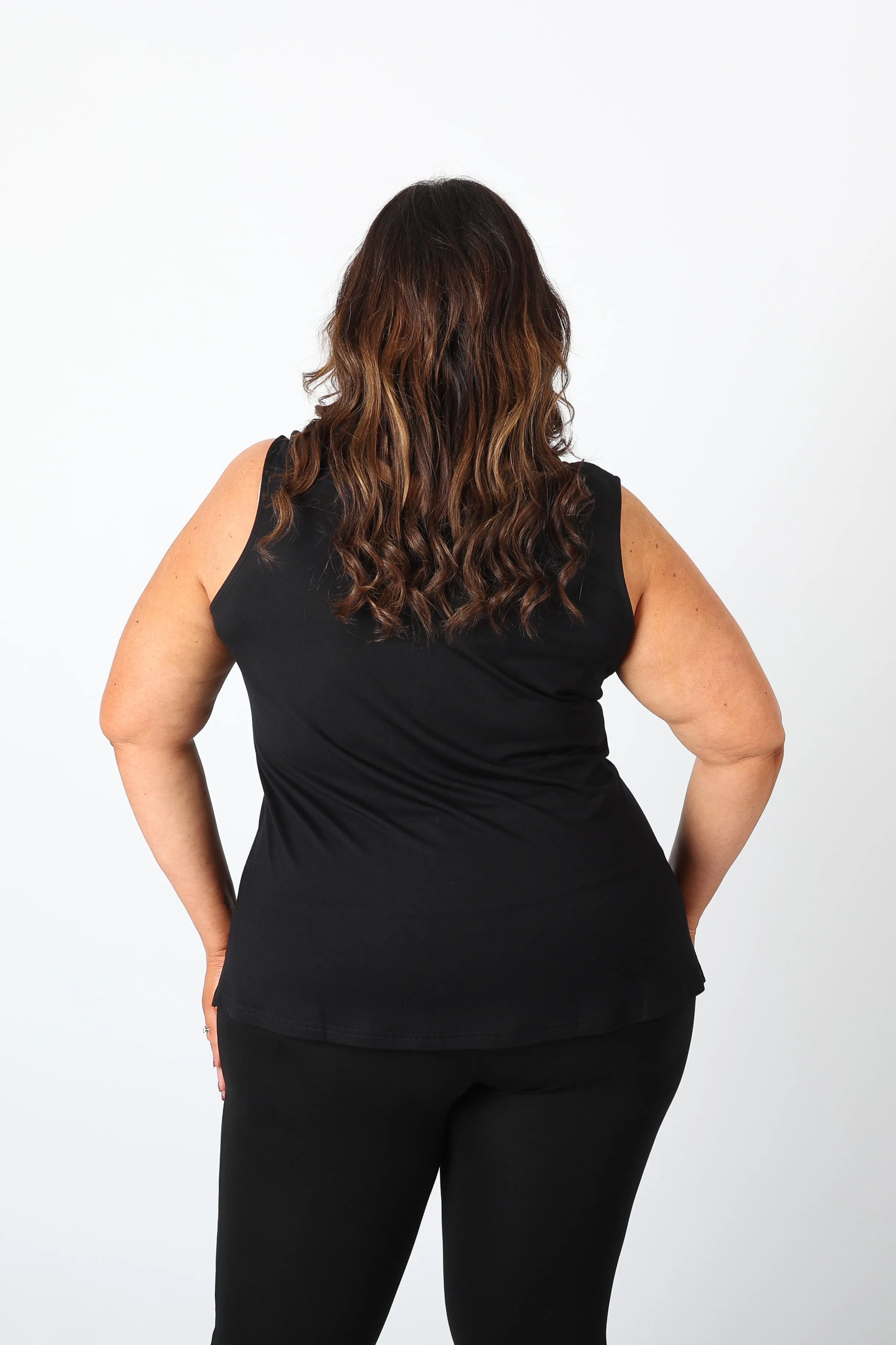 Mellomi Ava Lace Vest in Black